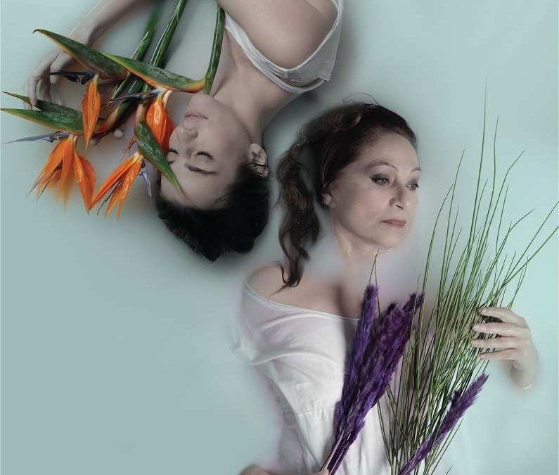 Θεώμενοι: Ξαφνικά πέρσι το καλοκαίρι @ Θέατρο Νέος Ακάδημος