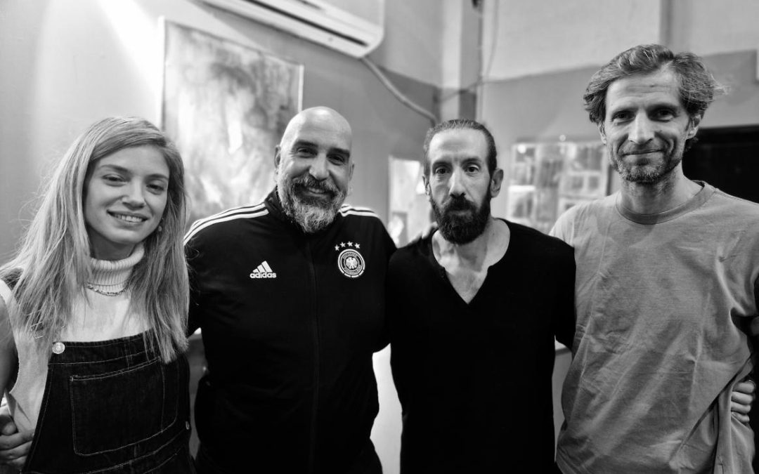 Πρώτη ανάγνωση: Ο ΚΑΝΙΒΑΛΟΣ ΠΟΥ ΕΦΑΓΕ ΕΝΑΝ ΡΟΥΜΑΝΟ στο θέατρο Μικρός Κεραμεικός από 27 Ιανουαρίου