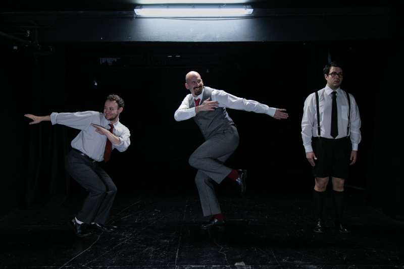 na kserete pos auto pou akoute einai sfurigma trenou–olvio