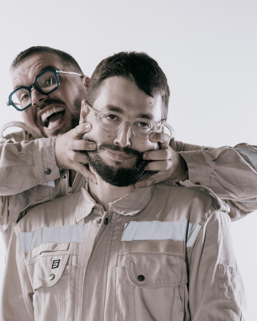 «Όλα Μόνοι Μας» – Θέατρο 104