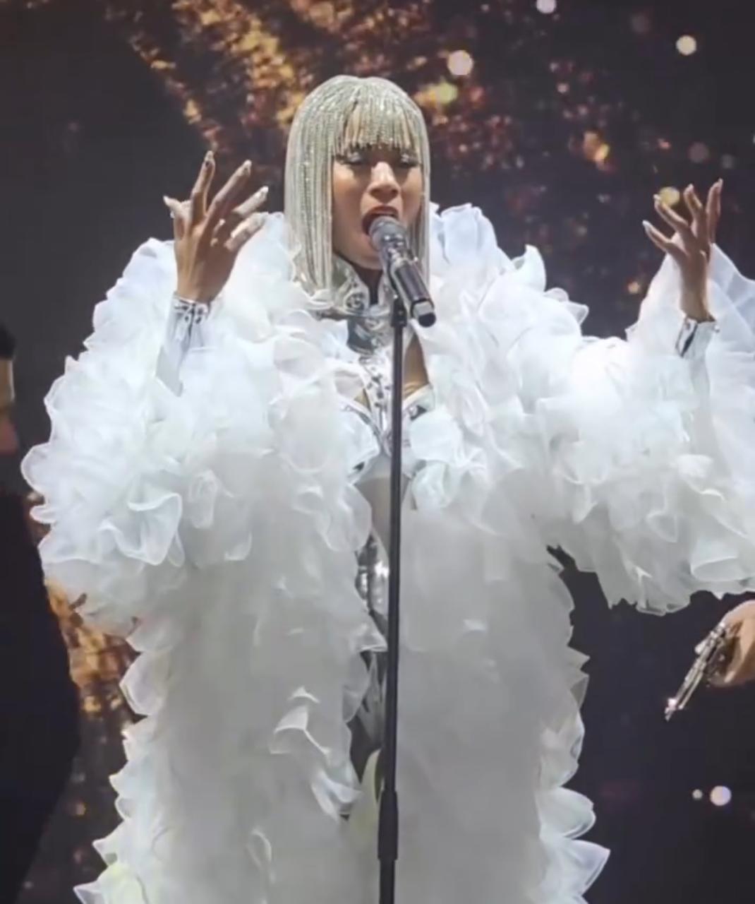 Η Shaya Hansen παρουσιάζει: Το πιο φαντασμαγορικό show της χρονιάς!