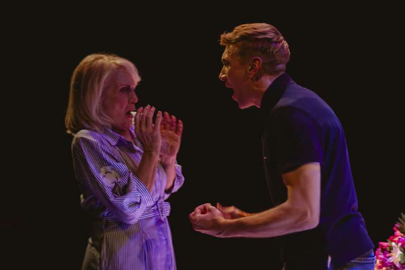 Θεατρίζομαι: Η Μονίκ δραπετεύει @ Θέατρο Οδού Κεφαλληνίας