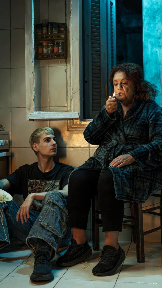 «Αγώνες και μεταμορφώσεις μιας γυναίκας» – Θέατρο Τζένη Καρέζη