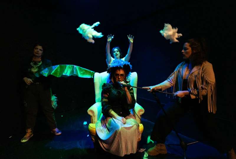 Θεατρίζομαι: Endgame – 4 ημέρες και 7 λεπτά @ Μικρός Κεραμεικός