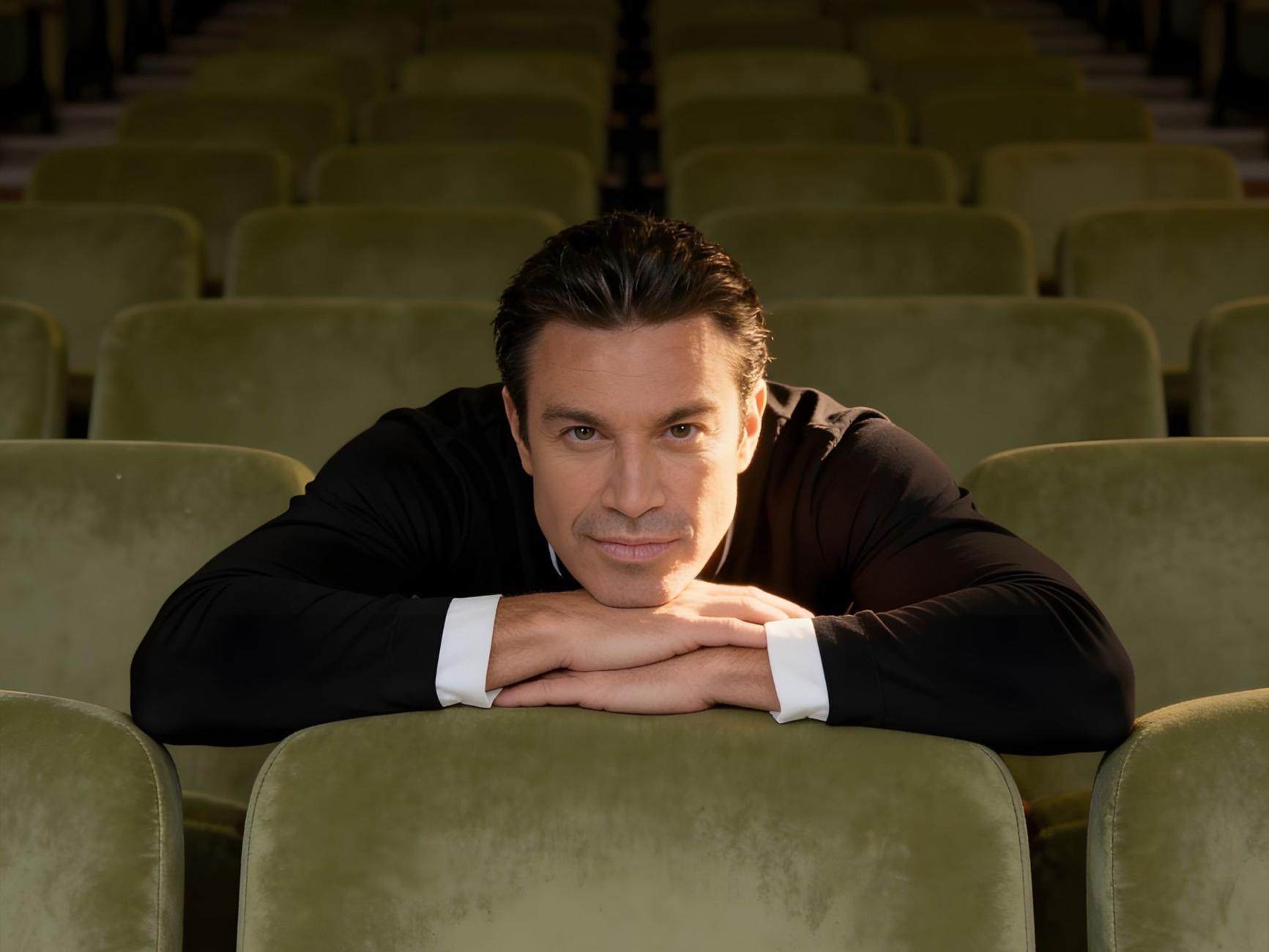 Mario Frangoulis and His Big Band – Christmas Theater